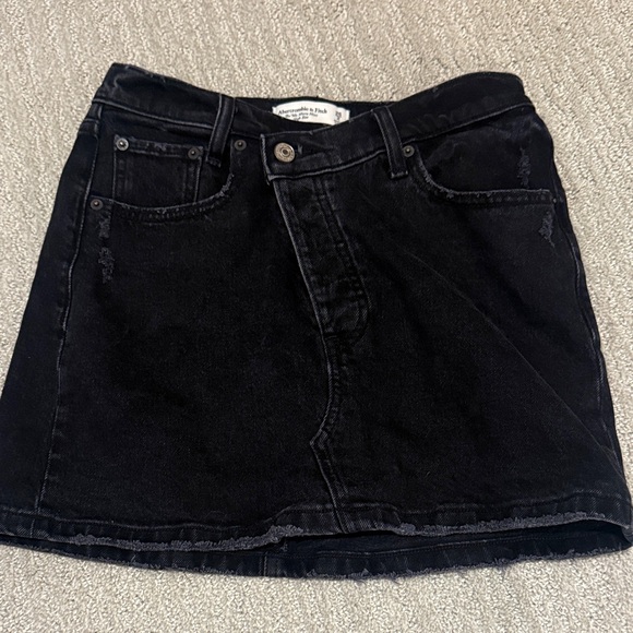 Abercrombie & Fitch Dresses & Skirts - Abercrombie & Fitch Black Mini Skirt
